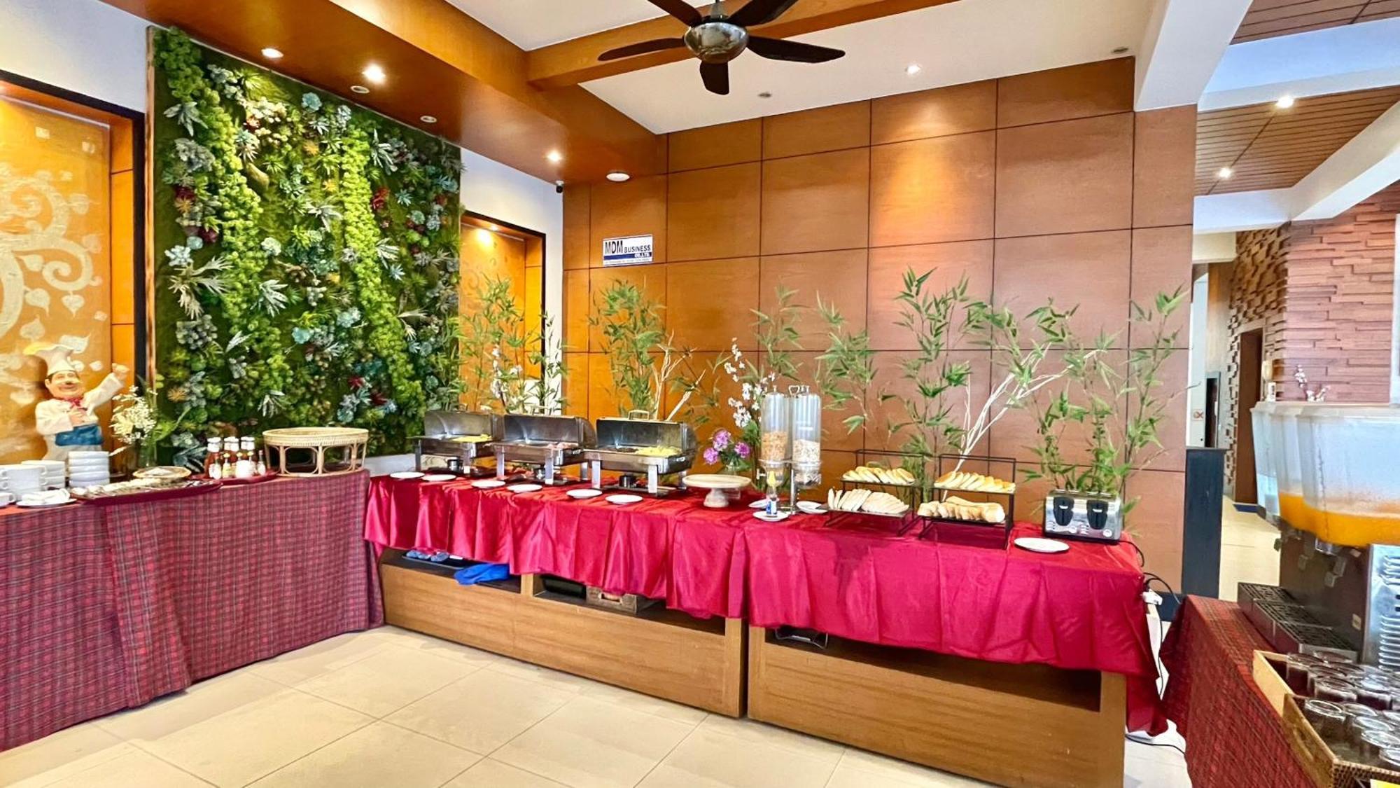Baramee Resortel Patong Exterior foto